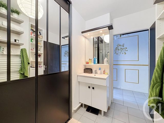 Appartement T2 à vendre - 2 pièces - 44.8 m2 - BORDEAUX - 33 - AQUITAINE - Century 21 Cabinet Rollin