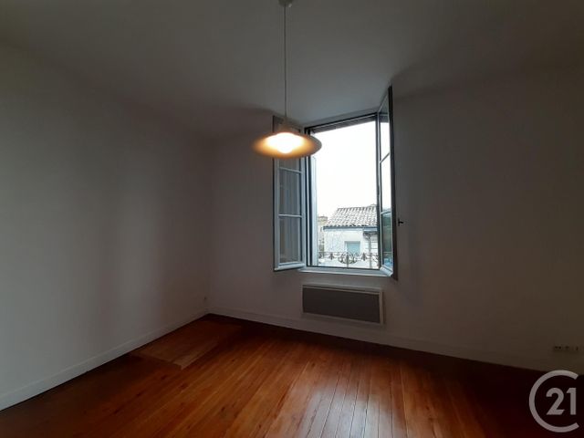 Appartement F2 à louer - 2 pièces - 39.0 m2 - BORDEAUX - 33 - AQUITAINE - Century 21 Cabinet Rollin