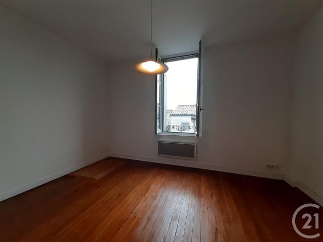 Appartement F2 à louer - 2 pièces - 39.0 m2 - BORDEAUX - 33 - AQUITAINE - Century 21 Cabinet Rollin
