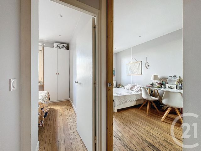 Afficher la photo en grand Appartement à vendre - 3 pièces - 72.32 m2 - BORDEAUX - 33 - AQUITAINE - Century 21 Cabinet Rollin