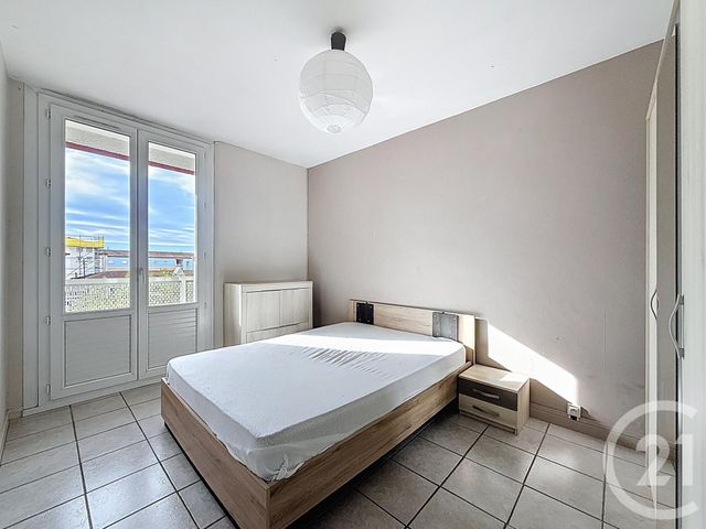 Appartement T4 à vendre - 4 pièces - 66.56 m2 - BORDEAUX - 33 - AQUITAINE - Century 21 Cabinet Rollin