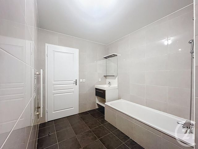 Appartement T1 à vendre - 1 pièce - 38.79 m2 - BORDEAUX - 33 - AQUITAINE - Century 21 Cabinet Rollin