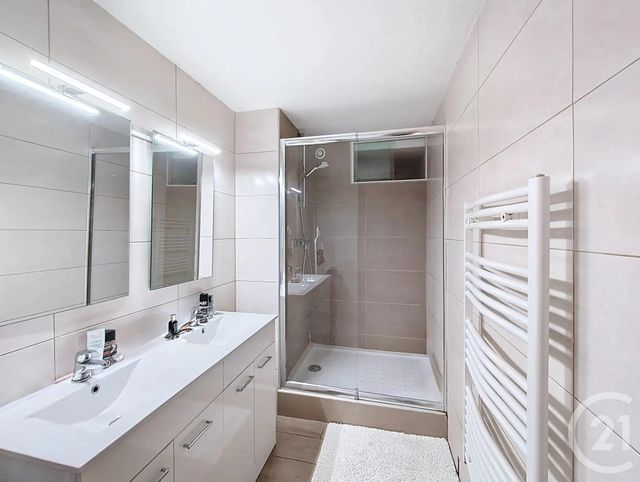 Appartement T2 à vendre - 2 pièces - 49.16 m2 - BORDEAUX - 33 - AQUITAINE - Century 21 Cabinet Rollin