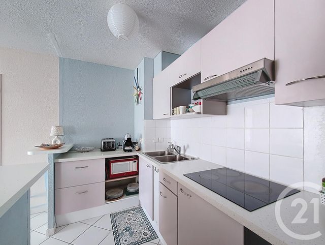 Appartement T3 à vendre - 3 pièces - 66.0 m2 - BORDEAUX - 33 - AQUITAINE - Century 21 Cabinet Rollin