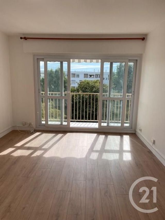 Appartement T3 à louer - 3 pièces - 57.42 m2 - BORDEAUX - 33 - AQUITAINE - Century 21 Cabinet Rollin