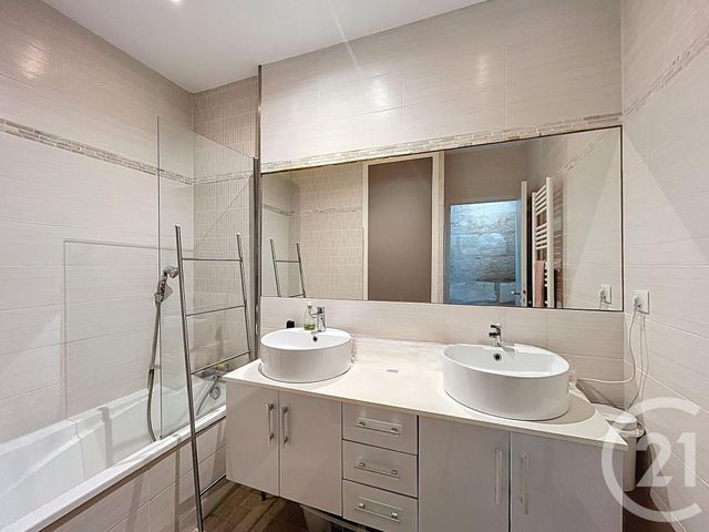 Appartement T4 à vendre - 4 pièces - 106.1 m2 - BORDEAUX - 33 - AQUITAINE - Century 21 Cabinet Rollin