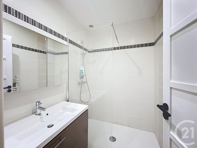 Appartement T4 à vendre - 4 pièces - 106.1 m2 - BORDEAUX - 33 - AQUITAINE - Century 21 Cabinet Rollin