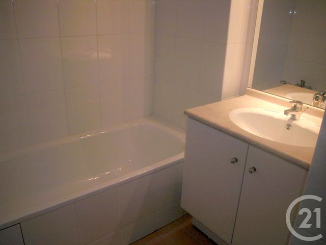 Appartement F2 à louer - 2 pièces - 39.82 m2 - BORDEAUX - 33 - AQUITAINE - Century 21 Cabinet Rollin