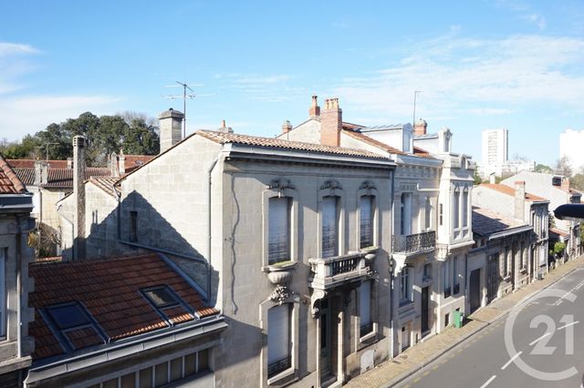 Appartement T3 à louer - 3 pièces - 88.85 m2 - BORDEAUX - 33 - AQUITAINE - Century 21 Cabinet Rollin