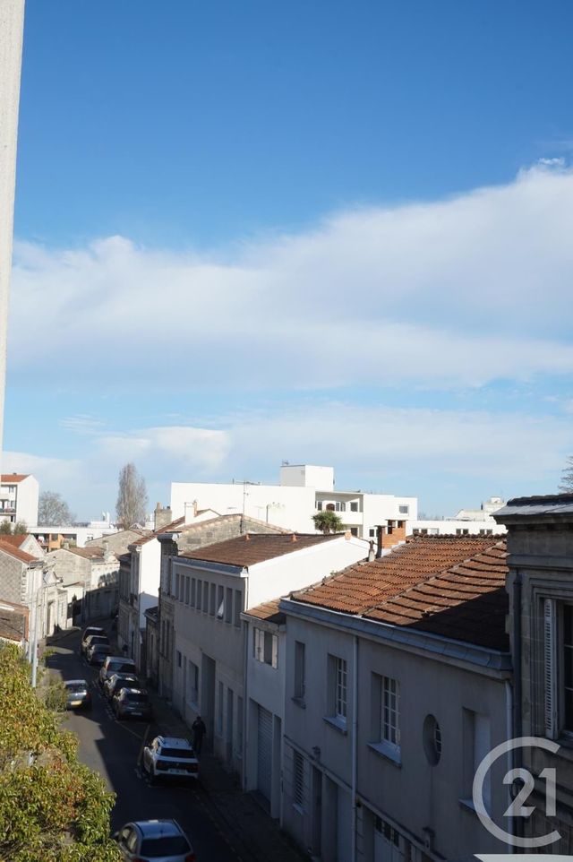 Appartement T3 à louer - 3 pièces - 88.85 m2 - BORDEAUX - 33 - AQUITAINE - Century 21 Cabinet Rollin
