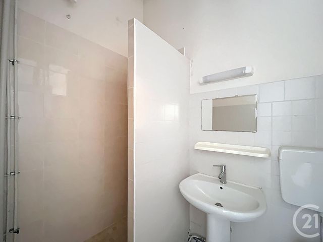 Appartement T3 à vendre - 3 pièces - 40.6 m2 - BORDEAUX - 33 - AQUITAINE - Century 21 Cabinet Rollin