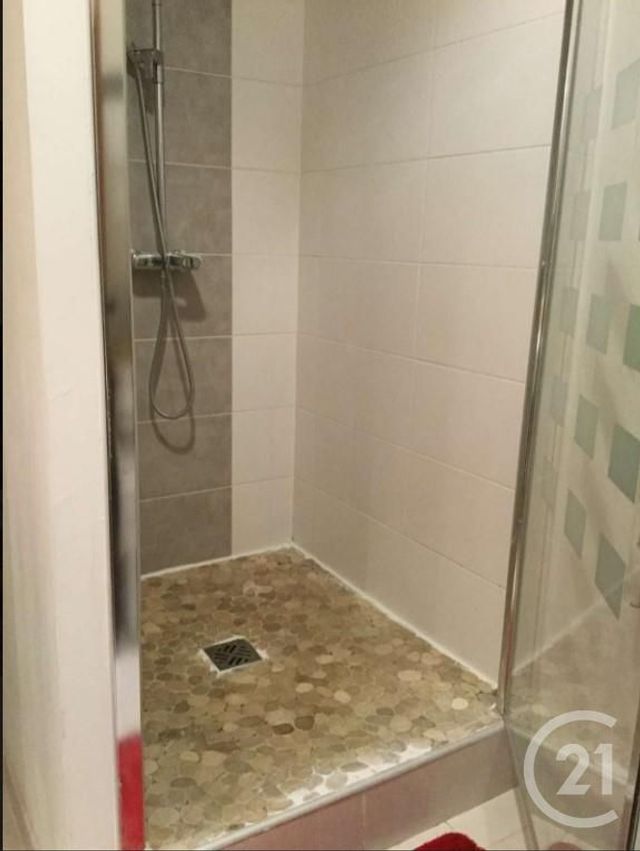 Appartement à louer - 3 pièces - 56.3 m2 - BORDEAUX - 33 - AQUITAINE - Century 21 Cabinet Rollin