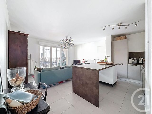 Appartement T3 à vendre - 3 pièces - 63.5 m2 - BORDEAUX - 33 - AQUITAINE - Century 21 Cabinet Rollin