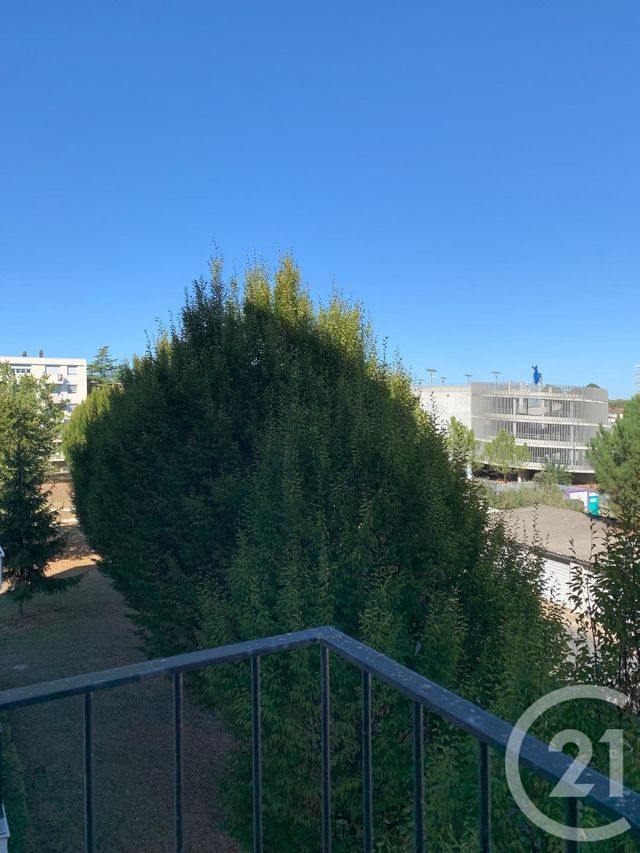 Appartement F4 à louer - 4 pièces - 67.81 m2 - MERIGNAC - 33 - AQUITAINE - Century 21 Cabinet Rollin