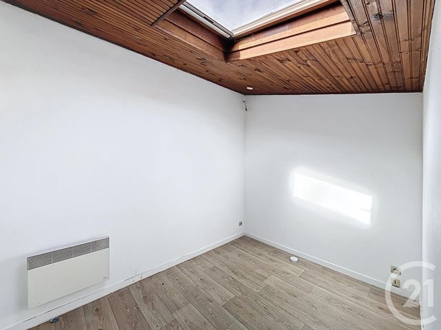 Appartement T3 à vendre - 3 pièces - 49.67 m2 - BORDEAUX - 33 - AQUITAINE - Century 21 Cabinet Rollin