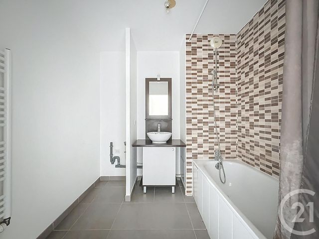 Appartement T3 à vendre - 3 pièces - 76.25 m2 - BORDEAUX - 33 - AQUITAINE - Century 21 Cabinet Rollin