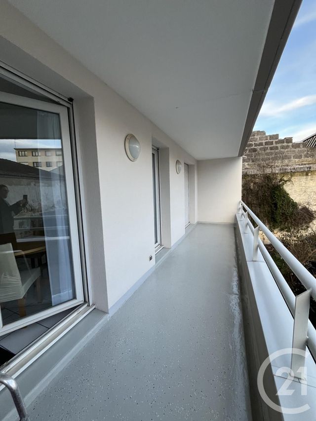 Appartement T2 à louer - 2 pièces - 38.81 m2 - BORDEAUX - 33 - AQUITAINE - Century 21 Cabinet Rollin