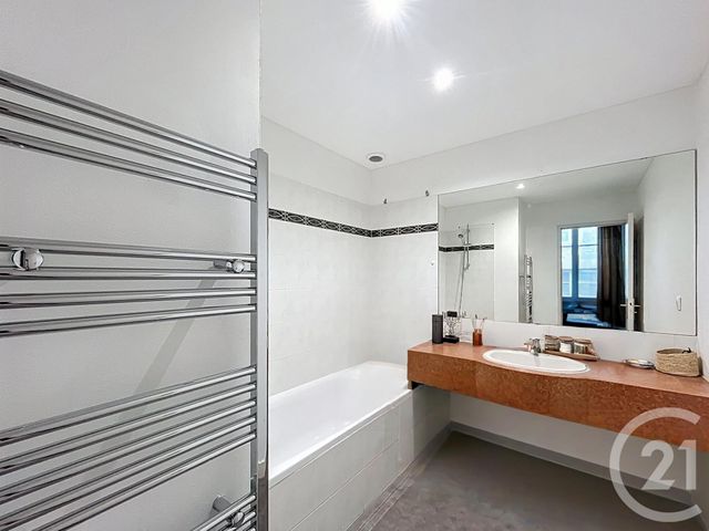 Appartement T2 à vendre - 2 pièces - 56.0 m2 - BORDEAUX - 33 - AQUITAINE - Century 21 Cabinet Rollin