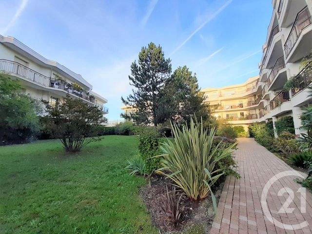 Appartement T4 à louer - 4 pièces - 108.08 m2 - BORDEAUX - 33 - AQUITAINE - Century 21 Cabinet Rollin