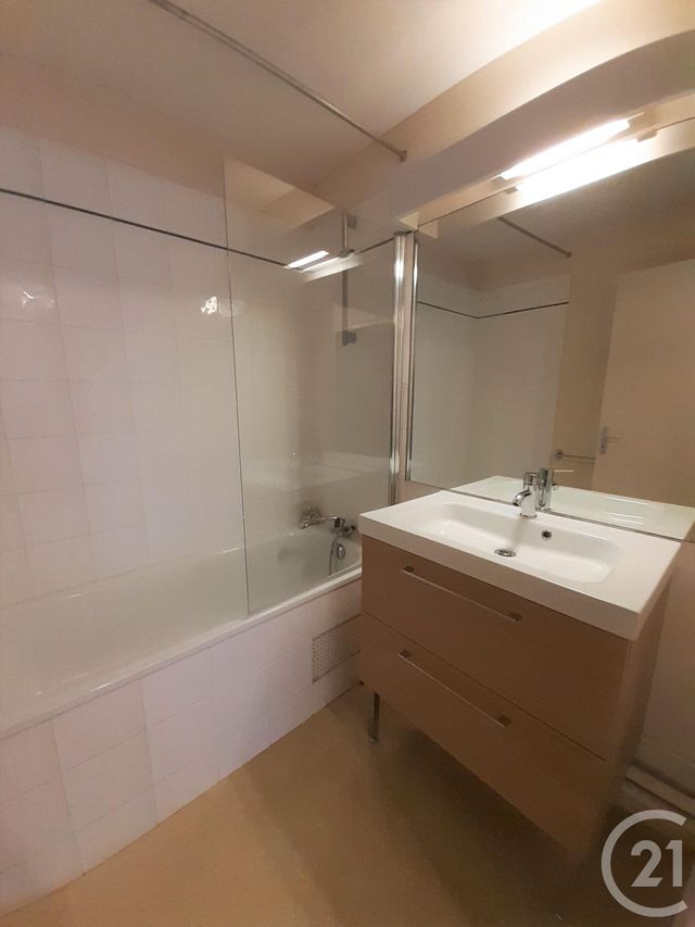 Appartement T2 à louer - 2 pièces - 44.18 m2 - MERIGNAC - 33 - AQUITAINE - Century 21 Cabinet Rollin