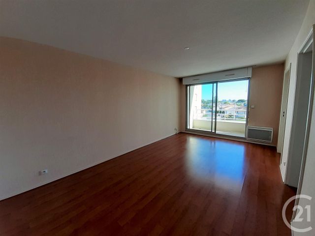 Appartement T2 à louer - 2 pièces - 44.18 m2 - MERIGNAC - 33 - AQUITAINE - Century 21 Cabinet Rollin