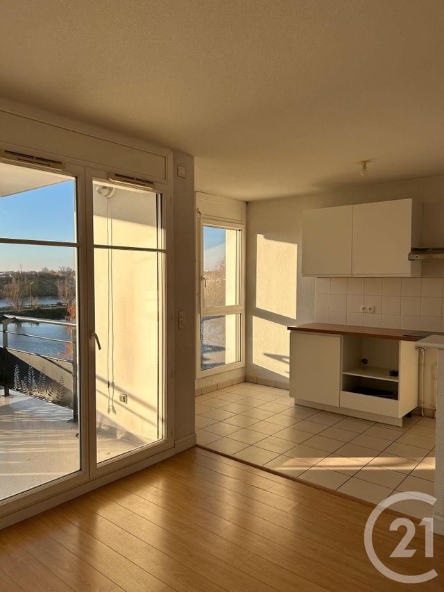 Appartement F2 à louer - 2 pièces - 51.38 m2 - BRUGES - 33 - AQUITAINE - Century 21 Cabinet Rollin