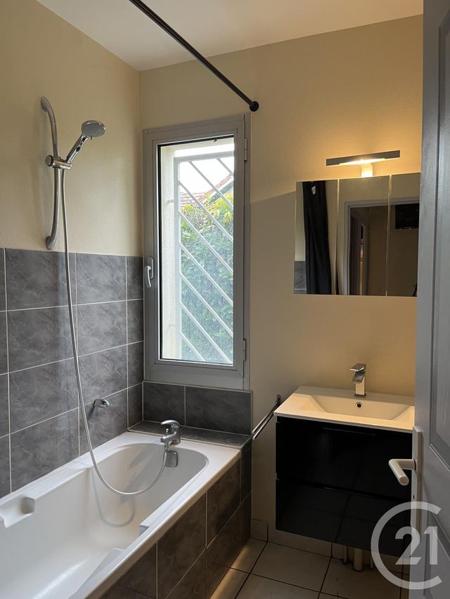 maison à louer - 3 pièces - 66.98 m2 - PESSAC - 33 - AQUITAINE - Century 21 Cabinet Rollin