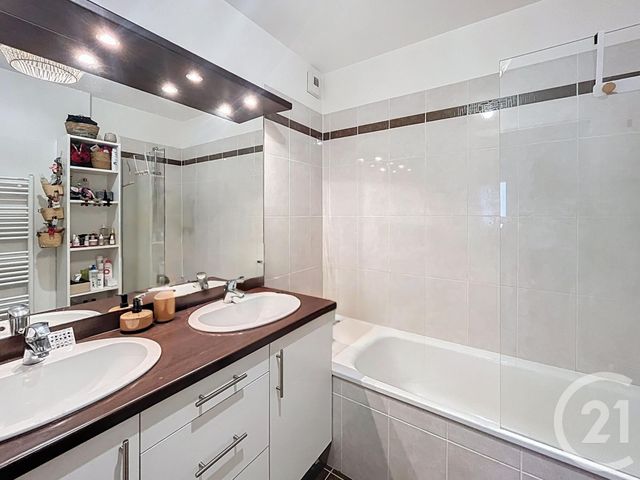 Appartement T4 à vendre - 4 pièces - 79.97 m2 - BORDEAUX - 33 - AQUITAINE - Century 21 Cabinet Rollin