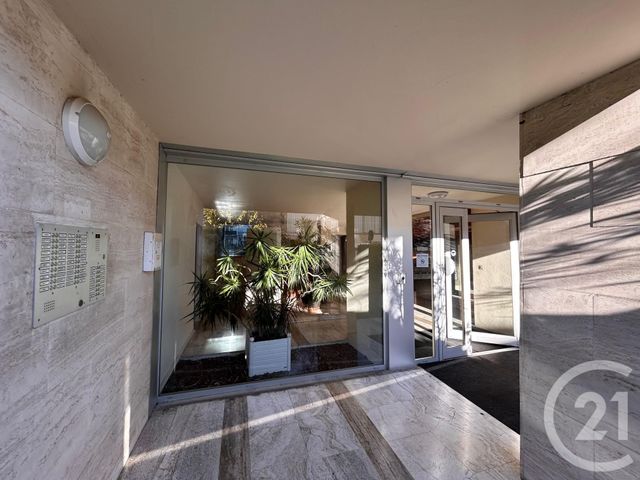 Appartement T2 à louer - 2 pièces - 50.85 m2 - BORDEAUX - 33 - AQUITAINE - Century 21 Cabinet Rollin