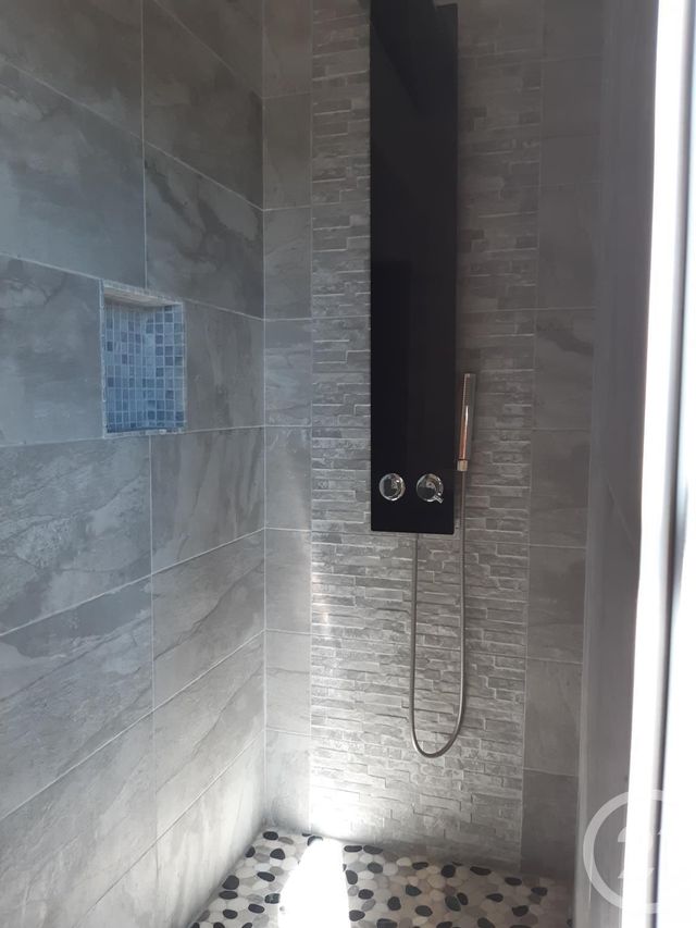 Appartement T2 à louer - 2 pièces - 56.88 m2 - BORDEAUX - 33 - AQUITAINE - Century 21 Cabinet Rollin