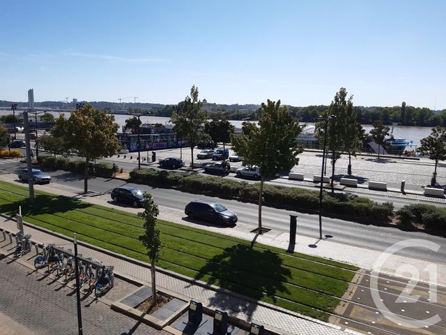 Appartement T2 à louer - 2 pièces - 56.88 m2 - BORDEAUX - 33 - AQUITAINE - Century 21 Cabinet Rollin