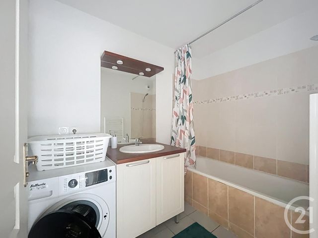 Appartement T3 à vendre - 3 pièces - 62.96 m2 - BORDEAUX - 33 - AQUITAINE - Century 21 Cabinet Rollin