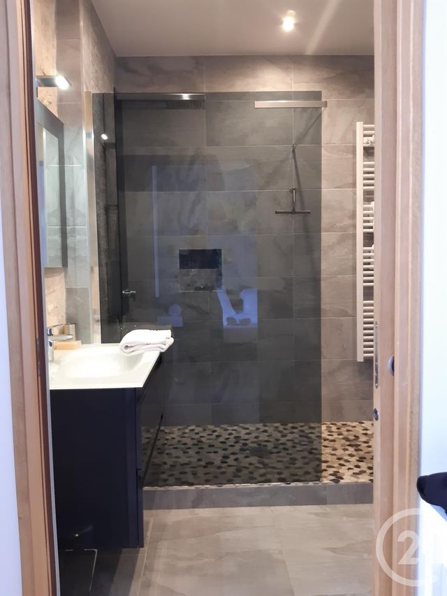 Appartement T2 à louer - 2 pièces - 56.88 m2 - BORDEAUX - 33 - AQUITAINE - Century 21 Cabinet Rollin