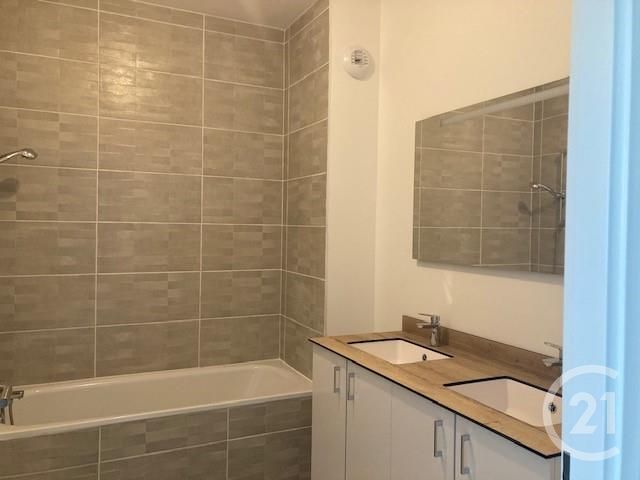 Appartement F3 à louer - 3 pièces - 63.23 m2 - CENON - 33 - AQUITAINE - Century 21 Cabinet Rollin