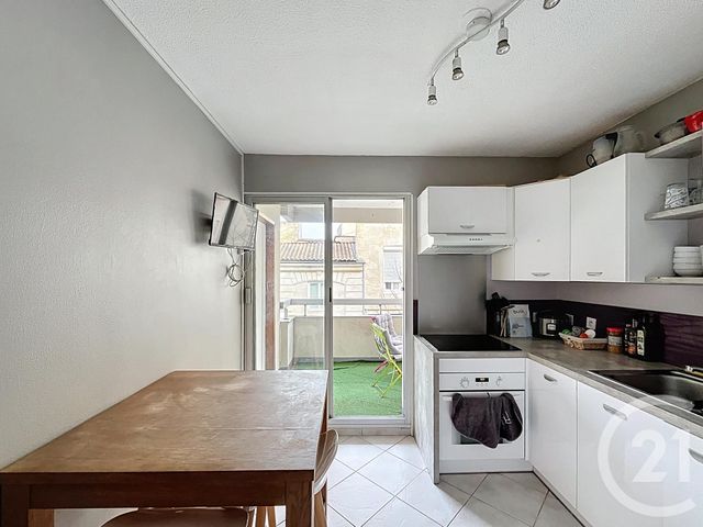 Appartement T3 à vendre - 3 pièces - 57.66 m2 - BORDEAUX - 33 - AQUITAINE - Century 21 Cabinet Rollin