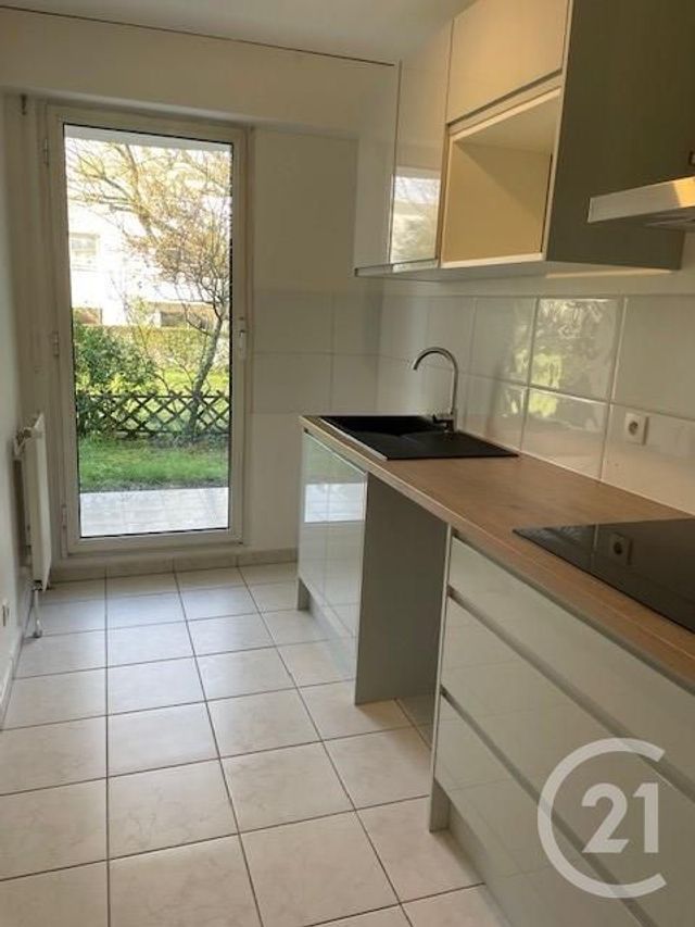 Appartement T2 à louer - 2 pièces - 54.2 m2 - BORDEAUX - 33 - AQUITAINE - Century 21 Cabinet Rollin