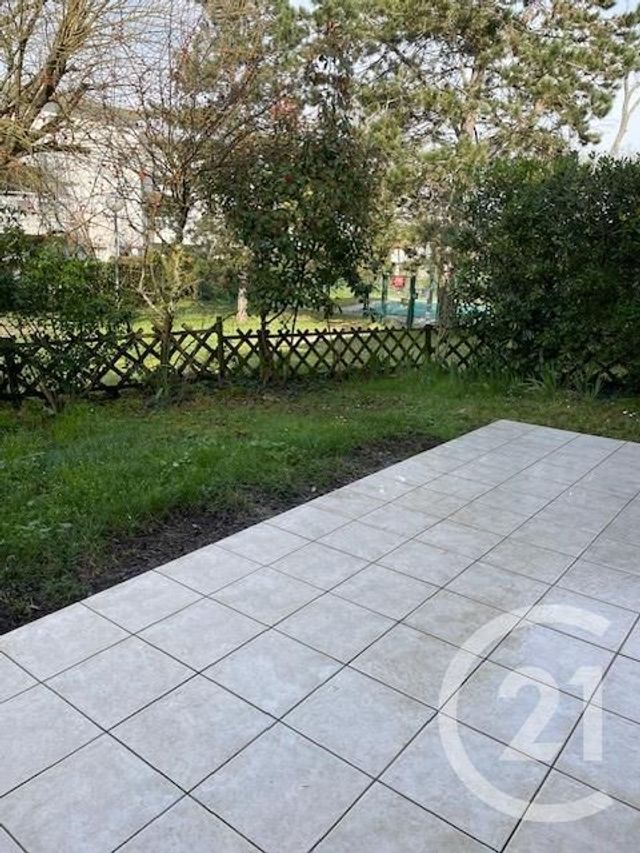 Appartement T2 à louer - 2 pièces - 54.2 m2 - BORDEAUX - 33 - AQUITAINE - Century 21 Cabinet Rollin