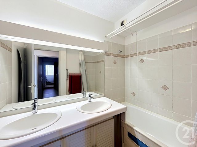 Appartement T3 à vendre - 3 pièces - 74.67 m2 - BORDEAUX - 33 - AQUITAINE - Century 21 Cabinet Rollin