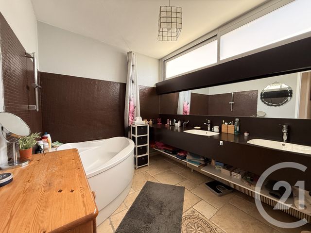 Appartement T3 à vendre - 3 pièces - 82.71 m2 - BORDEAUX - 33 - AQUITAINE - Century 21 Cabinet Rollin