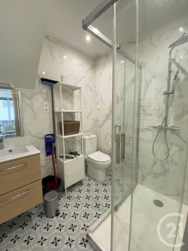 Appartement Studio à louer - 1 pièce - 24.65 m2 - BORDEAUX - 33 - AQUITAINE - Century 21 Cabinet Rollin