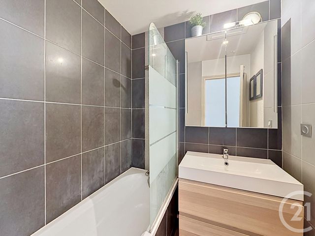 Appartement T2 à vendre - 2 pièces - 50.0 m2 - BORDEAUX - 33 - AQUITAINE - Century 21 Cabinet Rollin