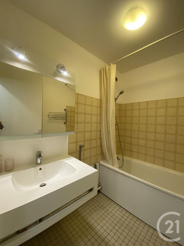 Appartement T3 à louer - 3 pièces - 68.7 m2 - TALENCE - 33 - AQUITAINE - Century 21 Cabinet Rollin