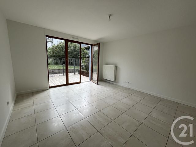 Appartement T2 à louer - 2 pièces - 49.0 m2 - BORDEAUX - 33 - AQUITAINE - Century 21 Cabinet Rollin