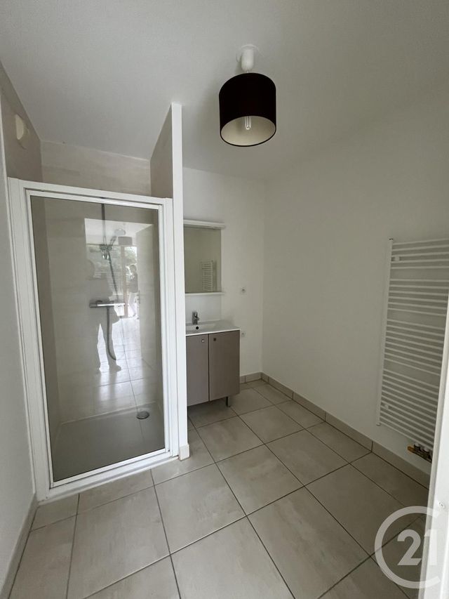 Appartement T2 à louer - 2 pièces - 49.0 m2 - BORDEAUX - 33 - AQUITAINE - Century 21 Cabinet Rollin