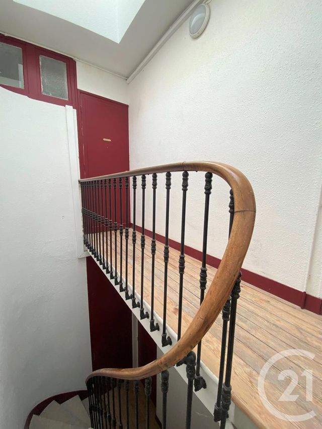 Appartement T2 à louer - 2 pièces - 33.91 m2 - BORDEAUX - 33 - AQUITAINE - Century 21 Cabinet Rollin