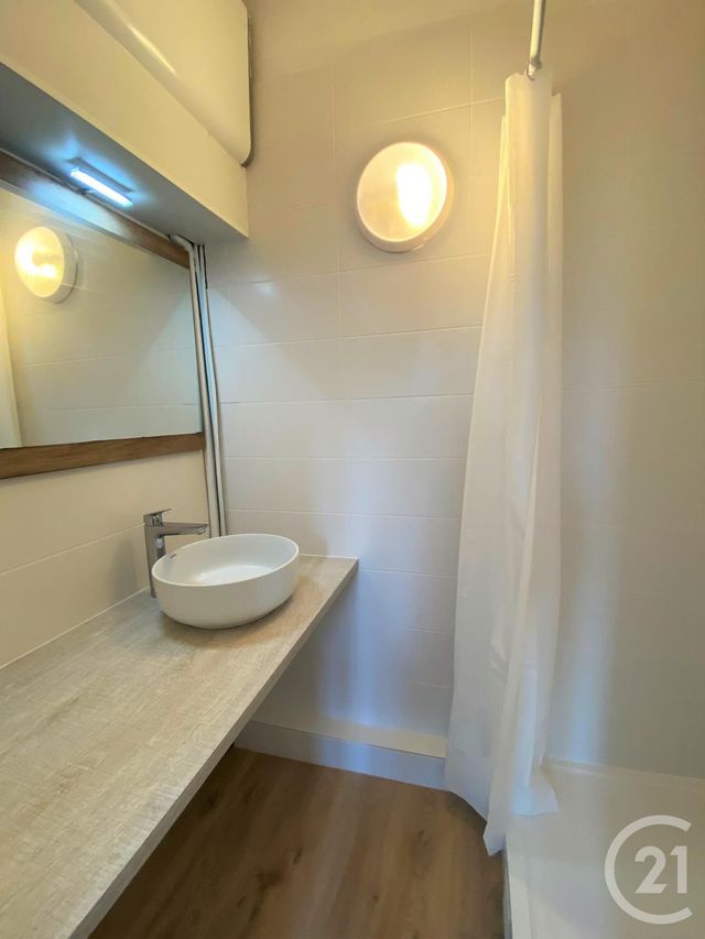 Appartement T2 à louer - 2 pièces - 33.91 m2 - BORDEAUX - 33 - AQUITAINE - Century 21 Cabinet Rollin