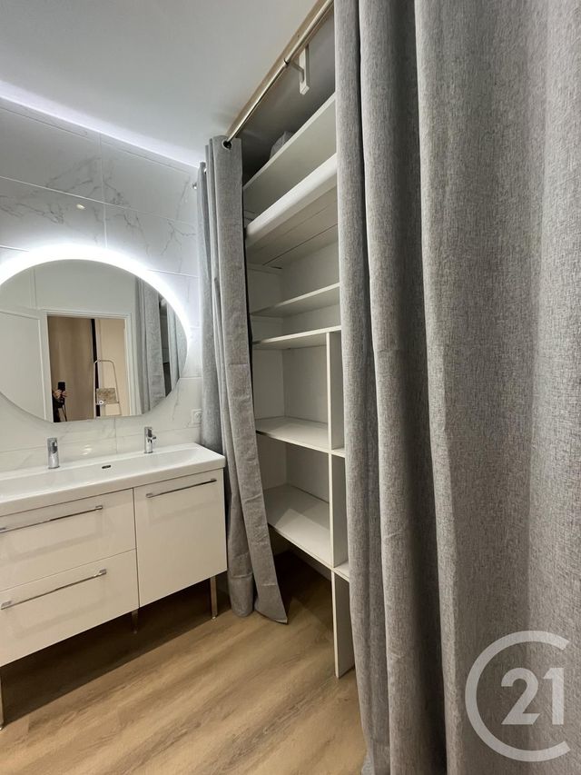 Appartement T3 à louer - 3 pièces - 74.39 m2 - BORDEAUX - 33 - AQUITAINE - Century 21 Cabinet Rollin