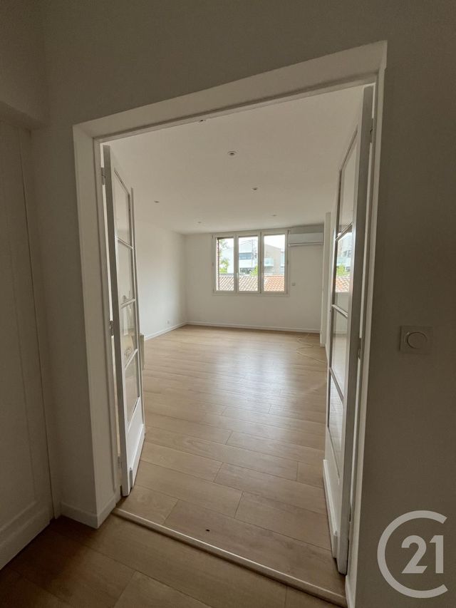 Appartement T3 à louer - 3 pièces - 74.39 m2 - BORDEAUX - 33 - AQUITAINE - Century 21 Cabinet Rollin