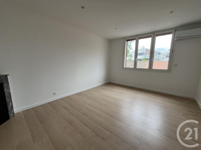 Appartement T3 à louer - 3 pièces - 74.39 m2 - BORDEAUX - 33 - AQUITAINE - Century 21 Cabinet Rollin