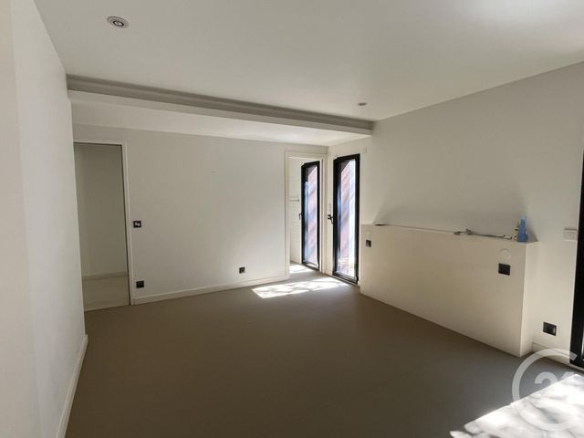 maison à louer - 5 pièces - 151.7 m2 - LATRESNE - 33 - AQUITAINE - Century 21 Cabinet Rollin
